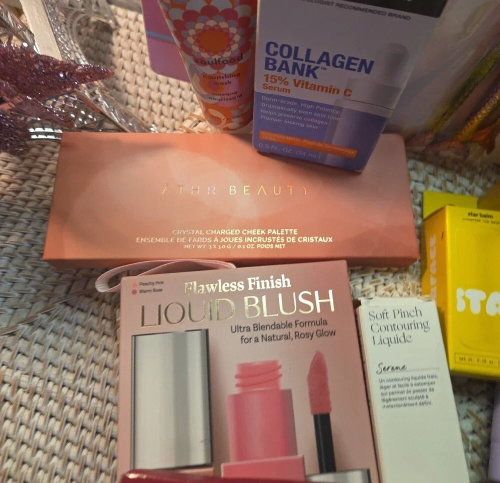 17 Beauty Set Rhode, Amika,Rare Beauty,kat V, Jo Malone,glow,kylie Louie Vutton